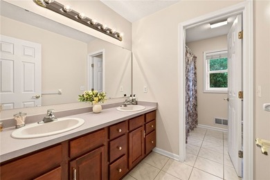 WELCOME TO YOUR FOREVER HOME! DISCOVER THE PERFECT BLEND OF - photo 26