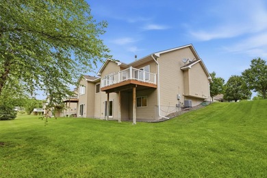 Enjoy easy, maintenance-free living in this beautiful 3 bed, 3 - photo 26