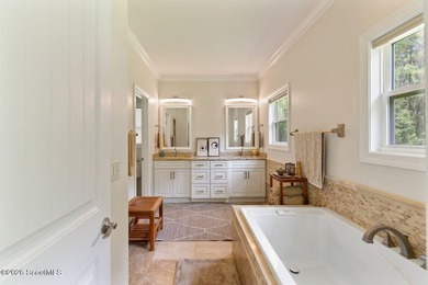Yearning for your private oasis? Where just you are floating in - photo 8