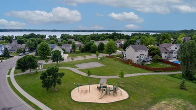 Enjoy easy, maintenance-free living in this beautiful 3 bed, 3 - photo 31