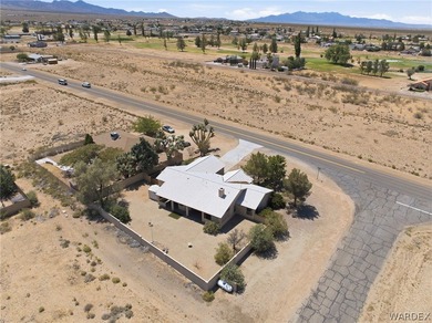 Welcome to this beautifully designed 3-bedroom, 2-bath home - photo 35
