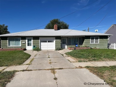 Charming and versatile! This updated and well-maintained duplex - photo 1