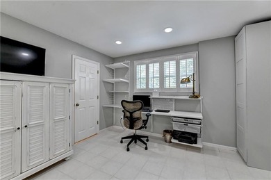 This lovely end-unit townhome in Roswell has been beautifully - photo 41