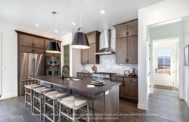 Red Ledges has partnered with Hillwood Homes to create the Park - photo 3