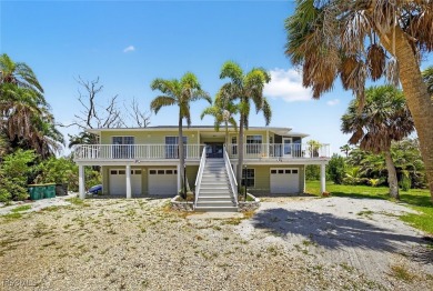 Charming Island Retreat close to the Beach!Located on an - photo 1