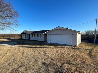 (private lake, pond, creek) Home Sale Pending in Stratford Oklahoma