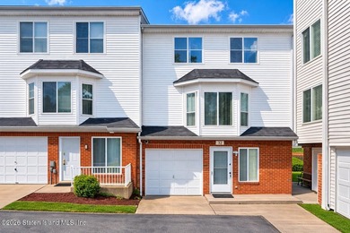 Welcome to 32 Amanda Ct, a spacious townhouse located in the - photo 3