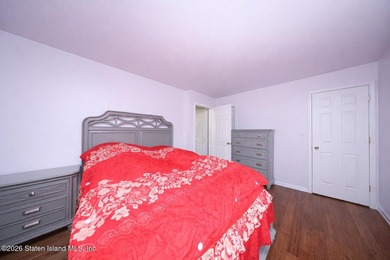Welcome to 32 Amanda Ct, a spacious townhouse located in the - photo 7