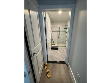Discover modern luxury at 811 45th Street. This 5th-floor 2-bed - photo 7