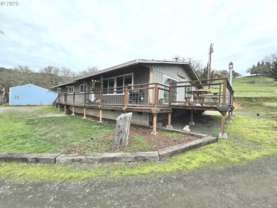 Lake Home For Sale in Roseburg, Oregon