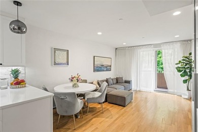 This stunning 3 bedroom, 1 1/2 bath condo with a covered parking - photo 7