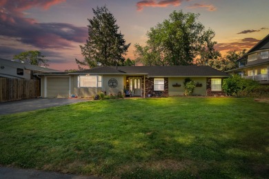 Lake Home Sale Pending in Grants Pass, Oregon