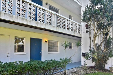 Beautiful move in ready 2-bedroom, 2-bathroom first floor unit - photo 3