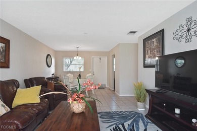 Beautiful move in ready 2-bedroom, 2-bathroom first floor unit - photo 5