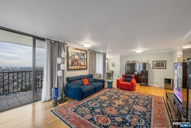 LUXURY Hi -RISE in most desirable New Jersey Gold Coast location