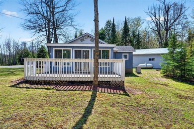 Recently remodeled and thoughtfully updated, this 3-bedroom - photo 4