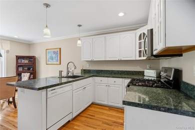 Discover exceptional value in the heart of Port Jefferson - photo 10