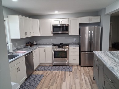 Recently remodeled and thoughtfully updated, this 3-bedroom - photo 10