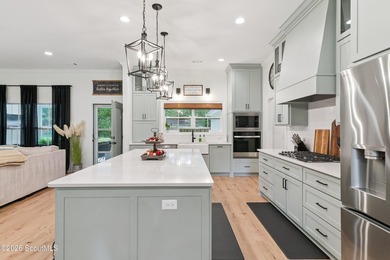 Immaculate and exceptionally maintained, this 4-bedroom, 3 - photo 10
