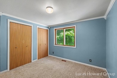Tucked away on a private shared drive, this lovely 3-bed 2-bath - photo 11