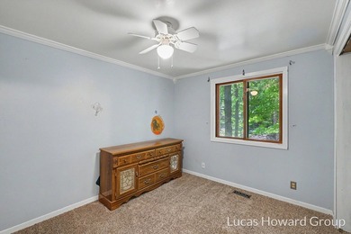 Tucked away on a private shared drive, this lovely 3-bed 2-bath - photo 12