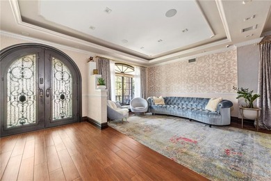 Mill Basin Masterpiece | 5BD Split-Level Home with Heated Pool - photo 4