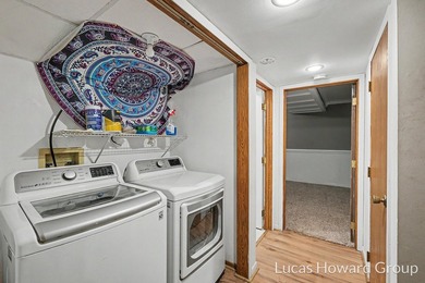 Tucked away on a private shared drive, this lovely 3-bed 2-bath - photo 16