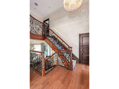 Mill Basin Masterpiece | 5BD Split-Level Home with Heated Pool - photo 8