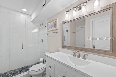 Experience coastal luxury in this beautifully renovated villa - photo 20