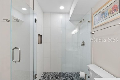 Experience coastal luxury in this beautifully renovated villa - photo 21