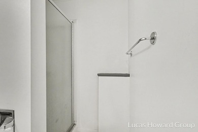 Tucked away on a private shared drive, this lovely 3-bed 2-bath - photo 23