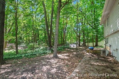Tucked away on a private shared drive, this lovely 3-bed 2-bath - photo 25