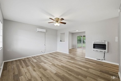 Cute as can be! This adorable 2 bedroom, 1 bath home is move-in - photo 7