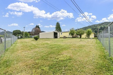 Spacious Manufactured Home located minutes from the Klamath - photo 38