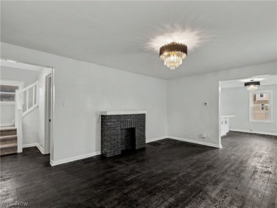 Beautifully renovated Cape Cod in Euclid offering the perfect - photo 8