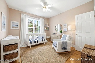 Welcome to this beautifully maintained 5-bedroom, 3.5-bath home - photo 7
