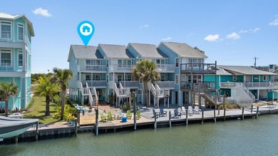Welcome to ''The Salty Flamingo''! Waterfront living meets - photo 1