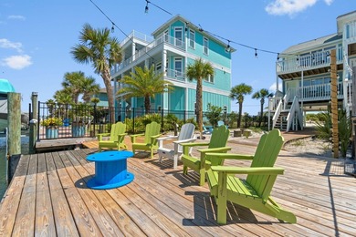 Welcome to ''The Salty Flamingo''! Waterfront living meets - photo 3