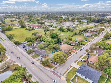 Investor Alert- Oakland Park Duplex! TWO 2 BR/1BA units, rented - photo 11