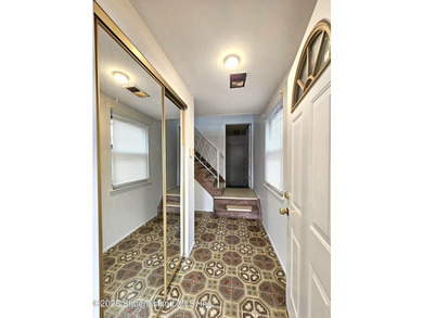 Great find! large 2 Family house in a very desirable location. 1 - photo 2