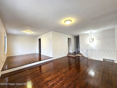 Great find! large 2 Family house in a very desirable location. 1 - photo 6
