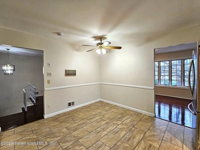 Great find! large 2 Family house in a very desirable location. 1 - photo 9