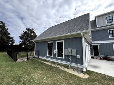 Welcome to your dream home in South Island Plantation, a premier - photo 3