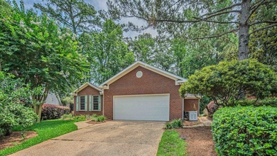 Move in ready True 4 bedroom single story in Hunters Crossing - photo 1