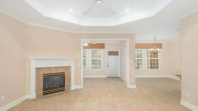 Move in ready True 4 bedroom single story in Hunters Crossing - photo 3