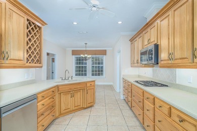 Move in ready True 4 bedroom single story in Hunters Crossing - photo 10