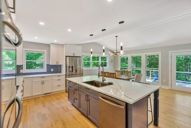 Stunning fully remodeled home presents like new construction - photo 7