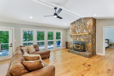 Stunning fully remodeled home presents like new construction - photo 10