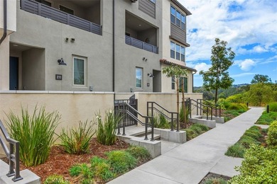 Welcome to this beautiful home in the highly sought after Oasis - photo 1