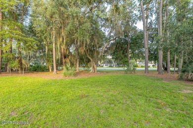 Enjoy exceptional golf course living in this beautifully - photo 3